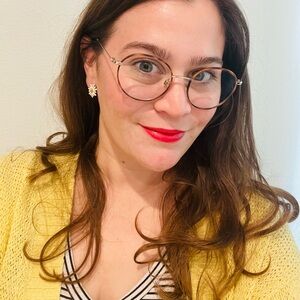 Meet your Posher, Alexandra